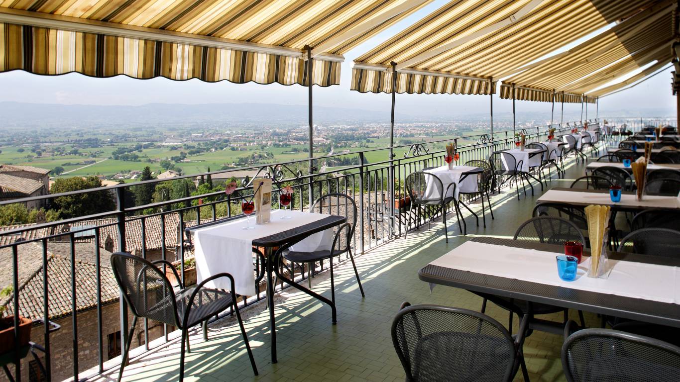 Hotel-Giotto-Assisi-terrace
