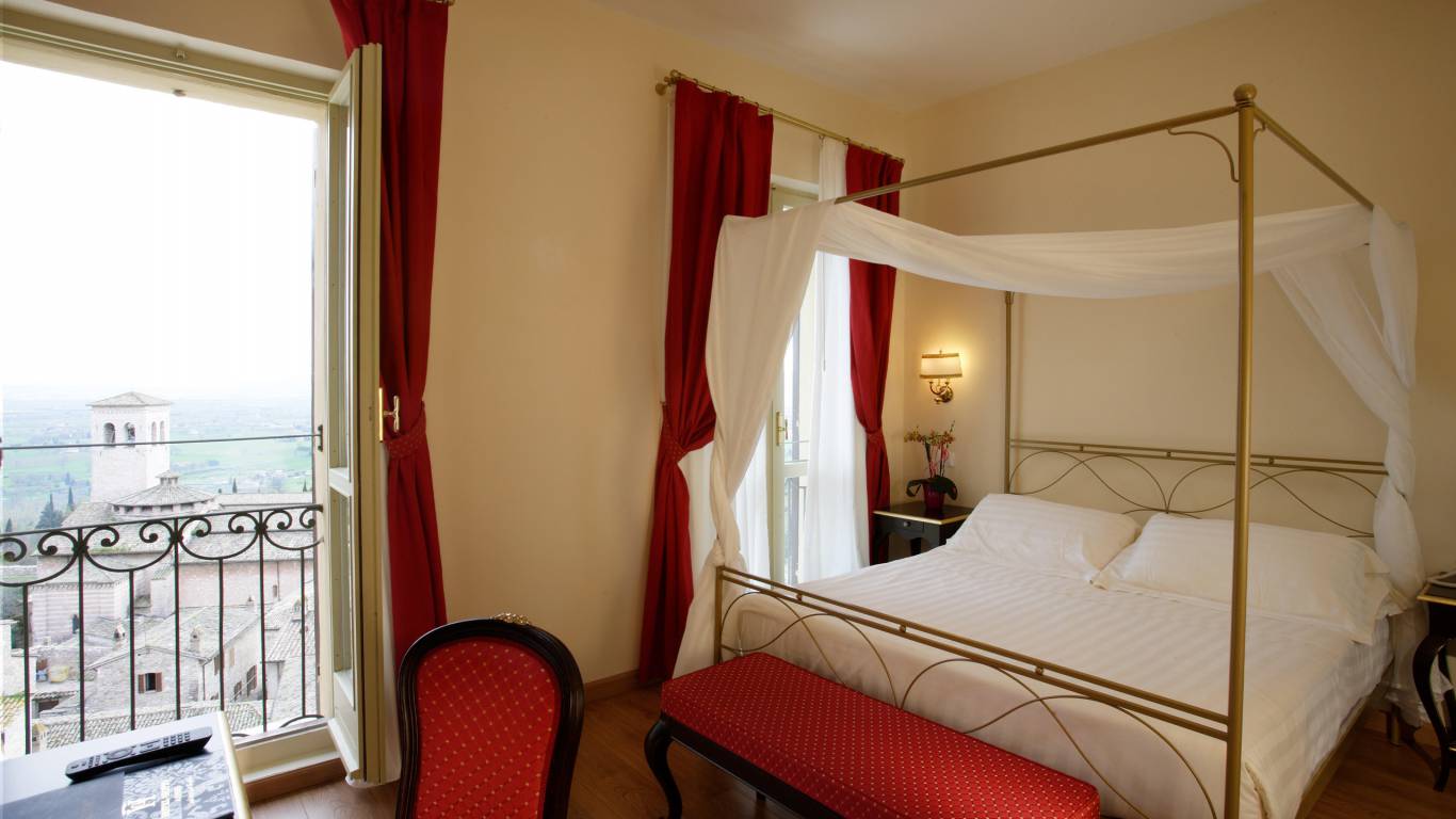 Hotel-Giotto-Assisisi-Suite-With-Wiew