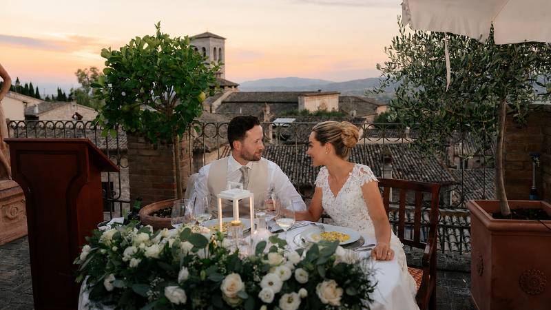 Hotel-Giotto-Assisi-matrimonio-C-R-al-tavolino Hotel-Giotto-Assisi-matrimonio-C-R-al-tavolino