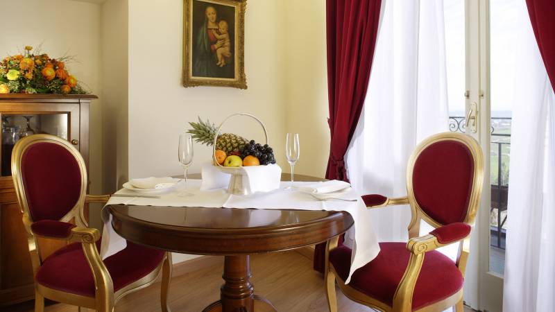 Hotel-and-Spa-Giotto-Assisi-tavolo-frutta